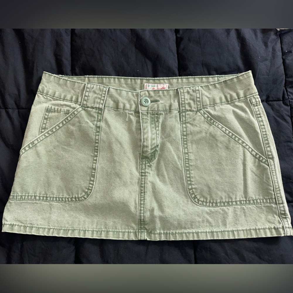 Ambercrombie Mini Skirt size 6 - green
